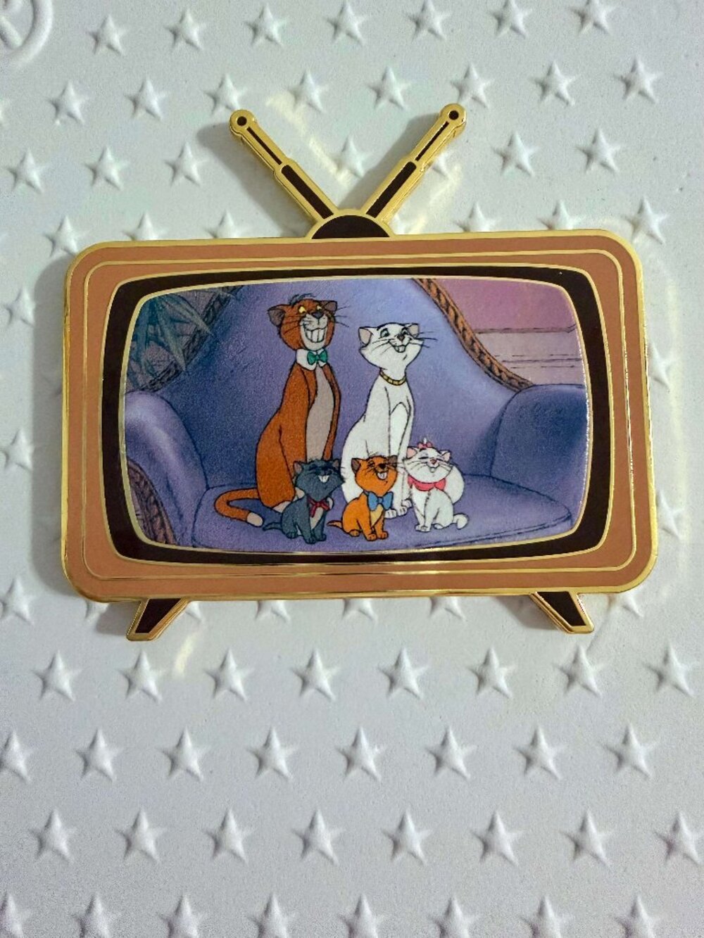 Aristocats Jumbo PALM Disney Retro Classics Television Pin LE 300 Duchess Marie